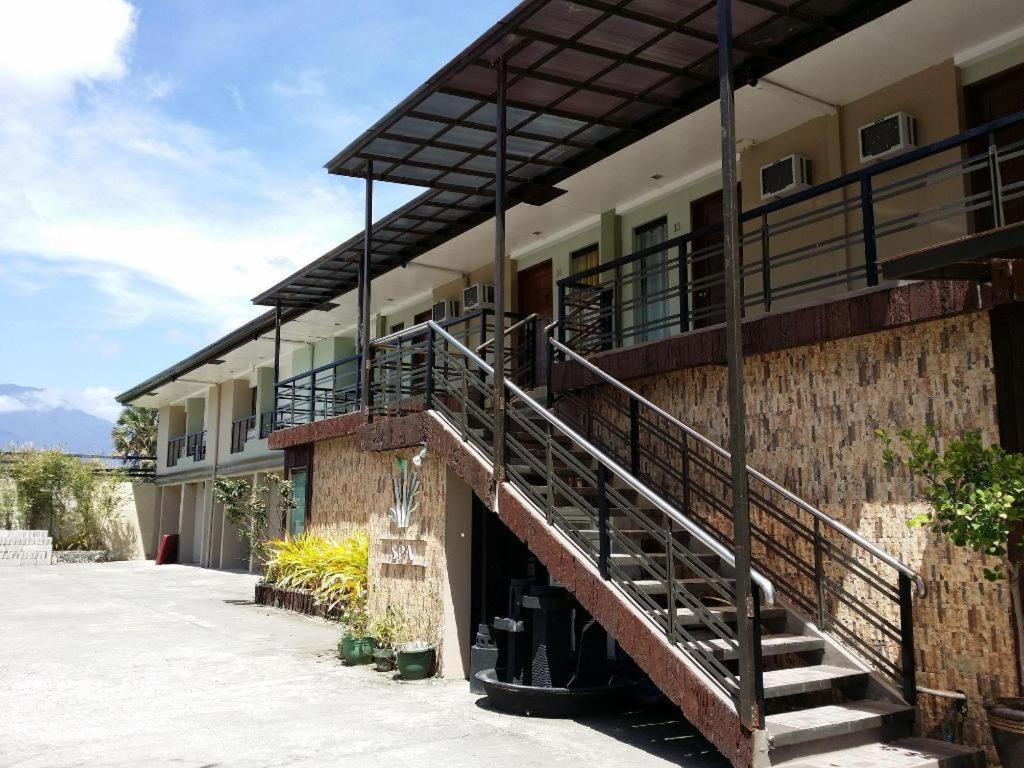 Quezon Premier Hotel Lucena Exterior photo